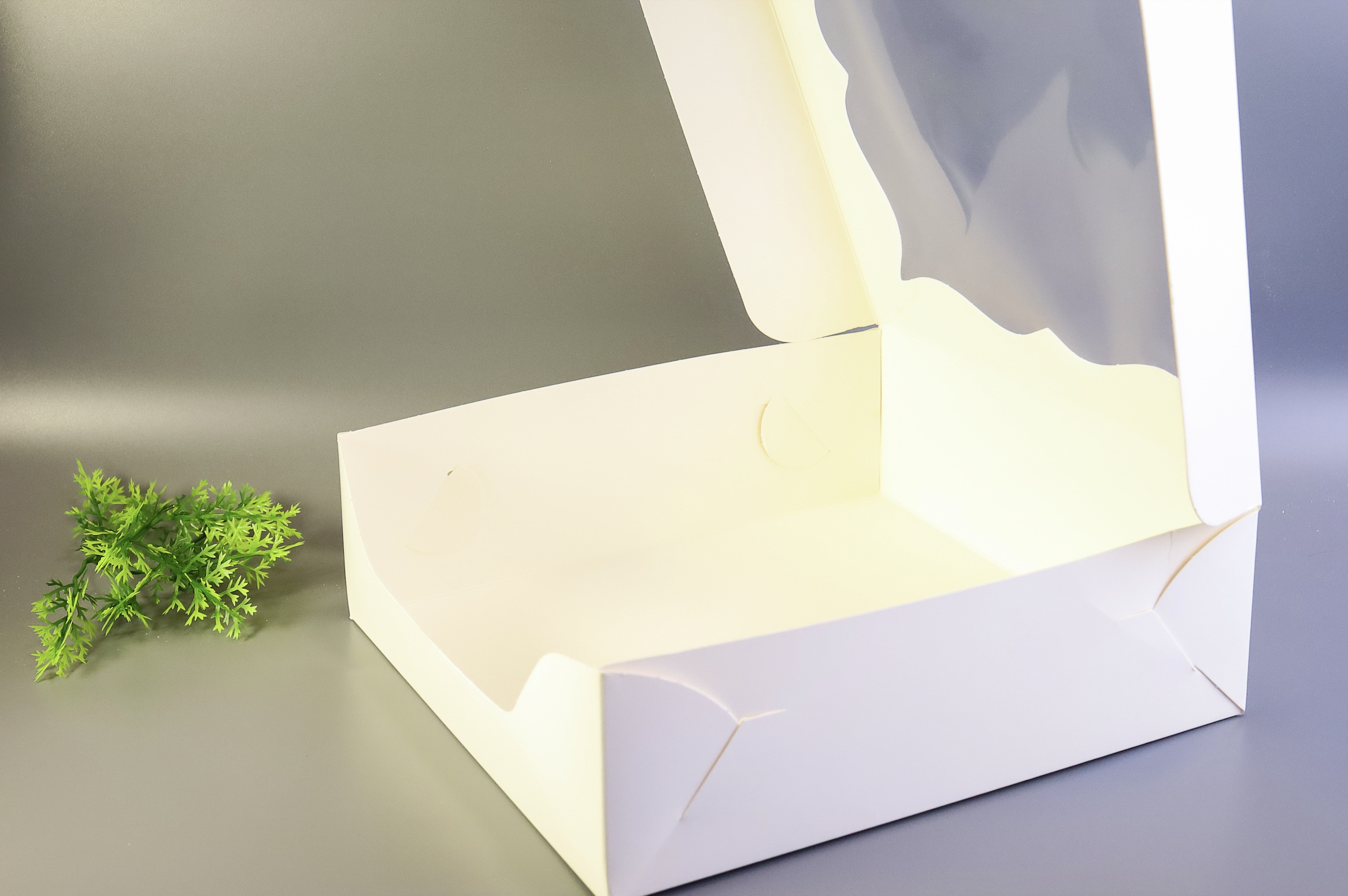 Коробка для торта с окном, белая 